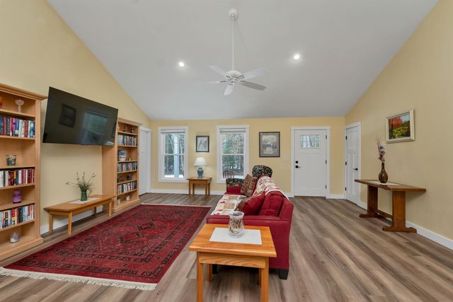 12 Winchester Lane, Tuftonboro, NH 03850