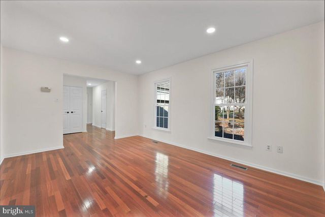 7 FALLSWOOD CT, Rockville, MD 20854