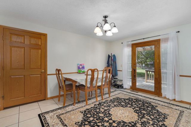 2625 W Village Lane, Springfield, MO 65807