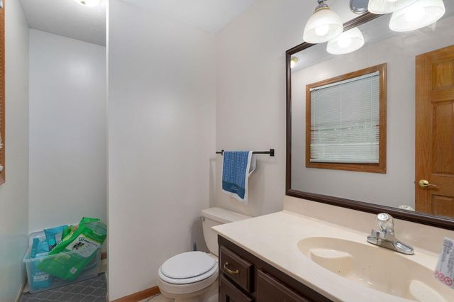 2625 W Village Lane, Springfield, MO 65807