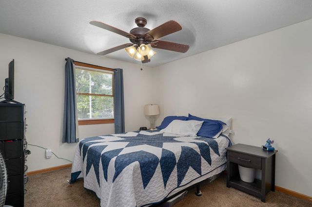 2625 W Village Lane, Springfield, MO 65807