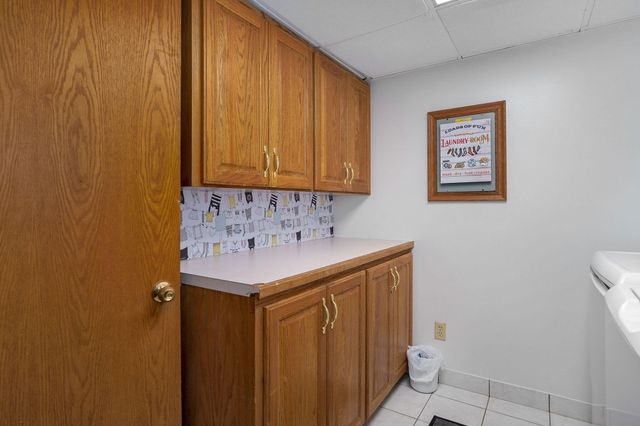 2625 W Village Lane, Springfield, MO 65807