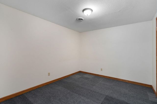 2625 W Village Lane, Springfield, MO 65807