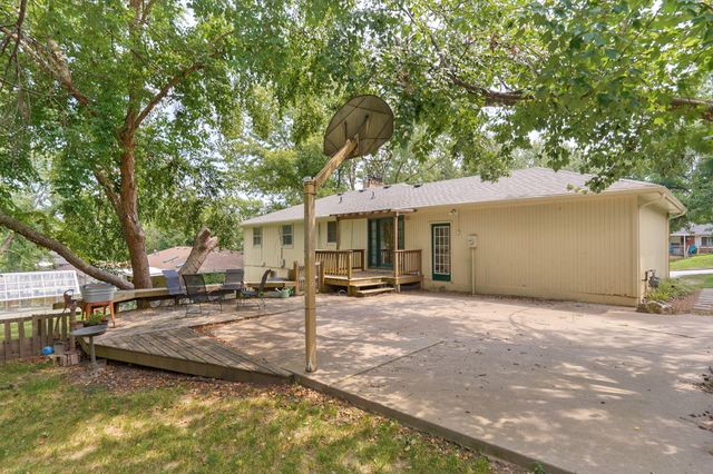 2625 W Village Lane, Springfield, MO 65807