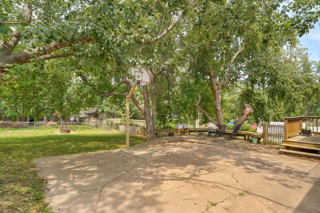 2625 W Village Lane, Springfield, MO 65807