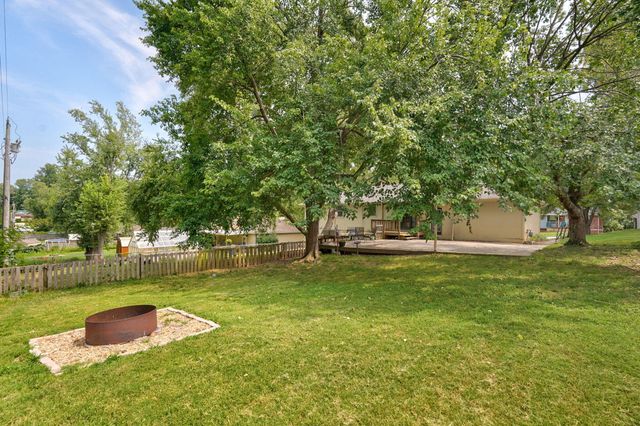 2625 W Village Lane, Springfield, MO 65807