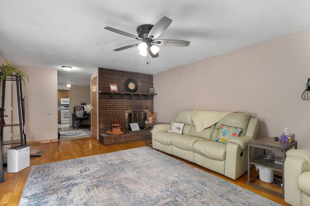 2625 W Village Lane, Springfield, MO 65807
