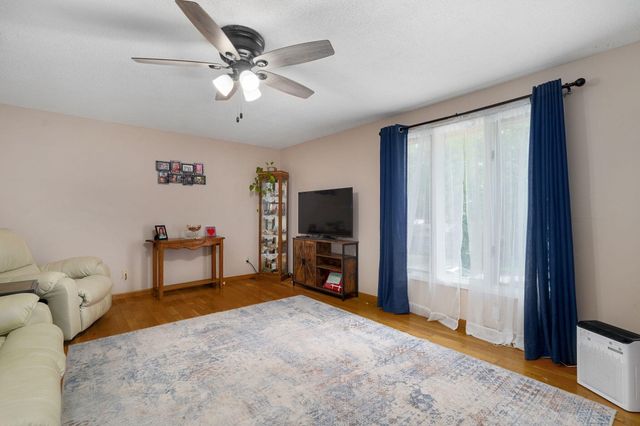 2625 W Village Lane, Springfield, MO 65807