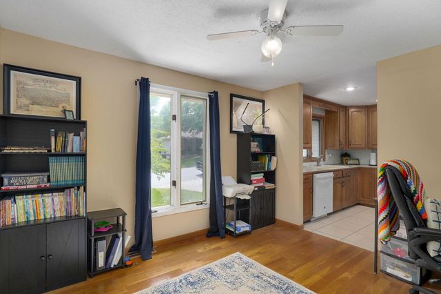 2625 W Village Lane, Springfield, MO 65807
