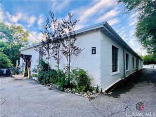 585 White Circle 406, Athens, GA 30605