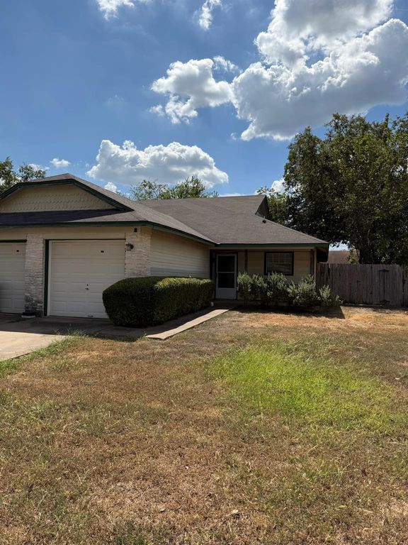 8705 Piney Point DR B, Austin, TX 78729