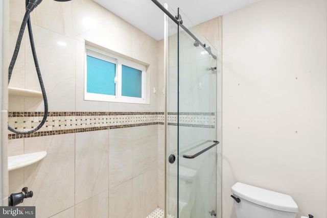 410 VICTORIA CT NW, Vienna, VA 22180
