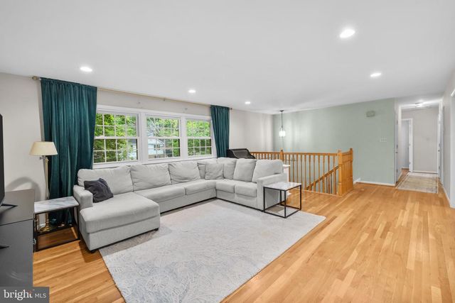 410 VICTORIA CT NW, Vienna, VA 22180