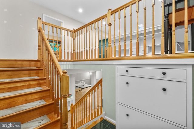 410 VICTORIA CT NW, Vienna, VA 22180