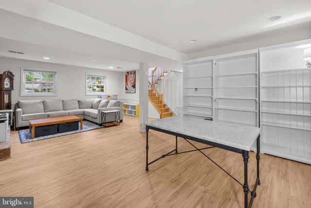 410 VICTORIA CT NW, Vienna, VA 22180