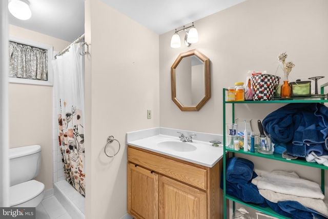 410 VICTORIA CT NW, Vienna, VA 22180