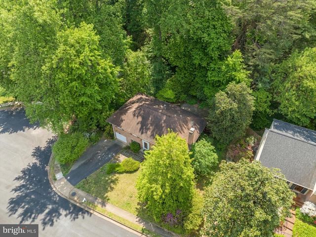 410 VICTORIA CT NW, Vienna, VA 22180