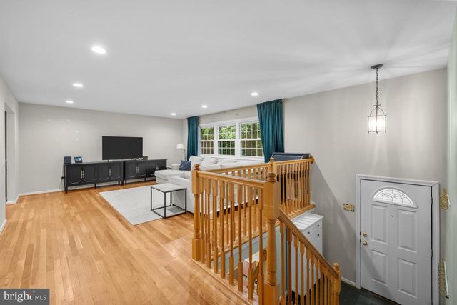 410 VICTORIA CT NW, Vienna, VA 22180
