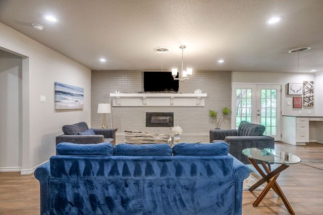 7828 Mary Frances Lane, North Richland Hills, TX 76180