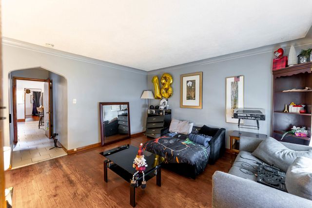 7255 S Artesian Avenue, Chicago, IL 60629
