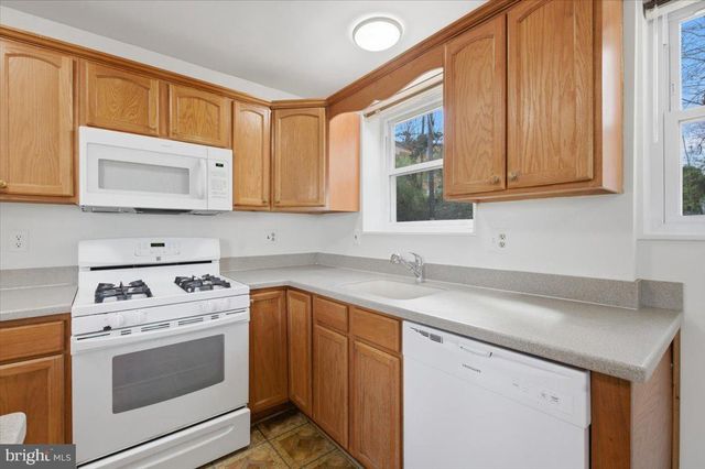 5039 8TH RD S, Arlington, VA 22204