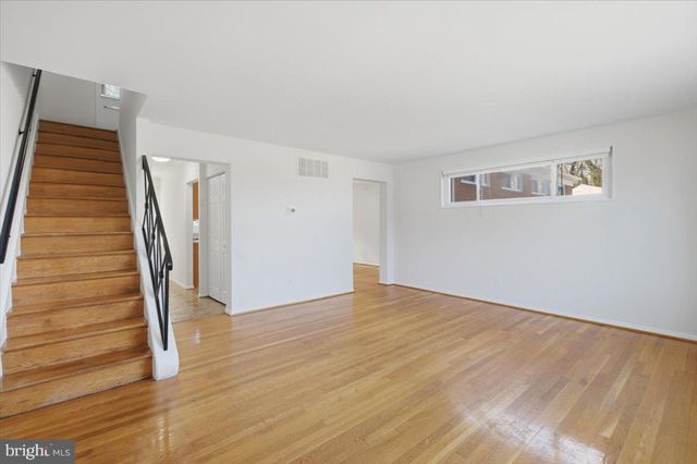 5039 8TH RD S, Arlington, VA 22204