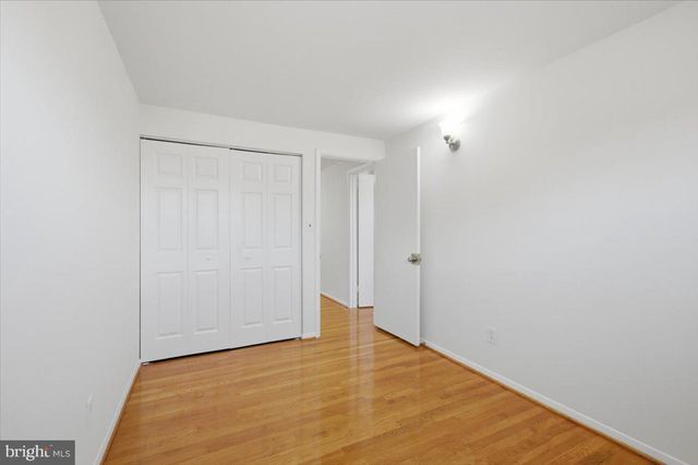 5039 8TH RD S, Arlington, VA 22204