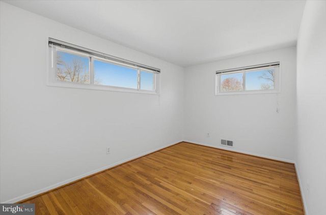 5039 8TH RD S, Arlington, VA 22204