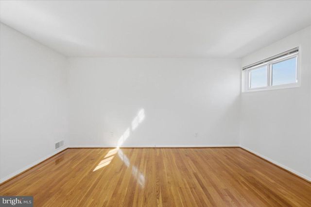 5039 8TH RD S, Arlington, VA 22204