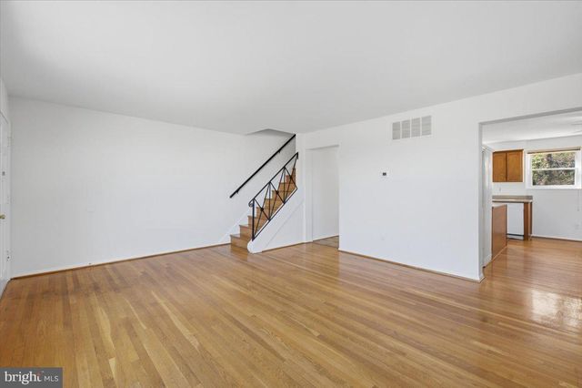 5039 8TH RD S, Arlington, VA 22204