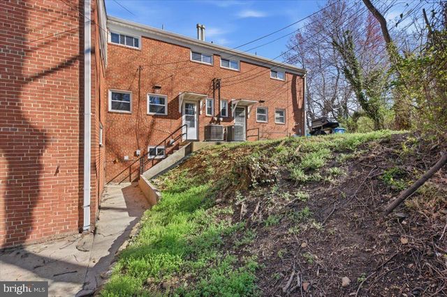 5039 8TH RD S, Arlington, VA 22204