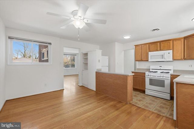 5039 8TH RD S, Arlington, VA 22204