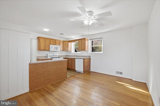 5039 8TH RD S, Arlington, VA 22204