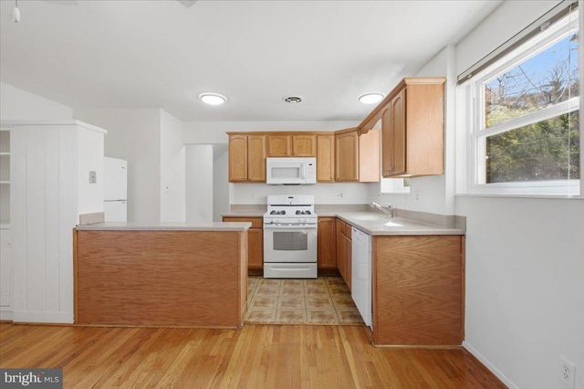 5039 8TH RD S, Arlington, VA 22204