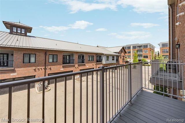 420 Lewis Court, Birmingham, MI 48009