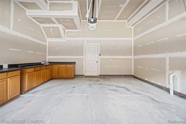 420 Lewis Court, Birmingham, MI 48009