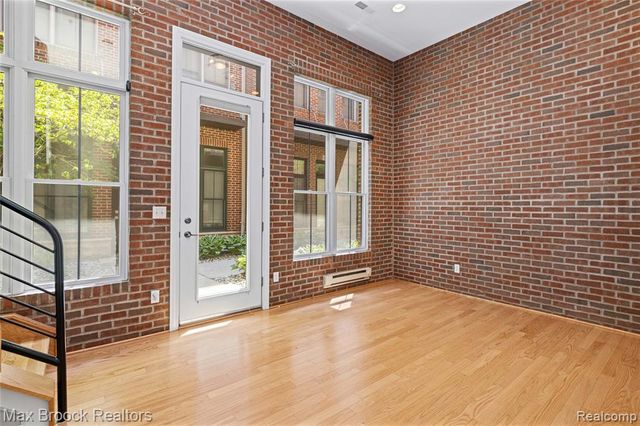 420 Lewis Court, Birmingham, MI 48009