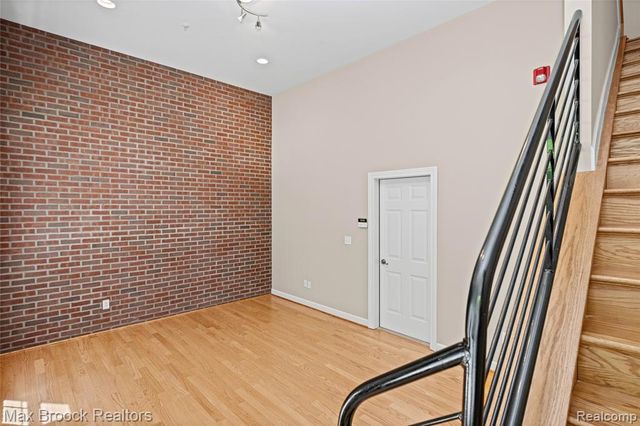 420 Lewis Court, Birmingham, MI 48009