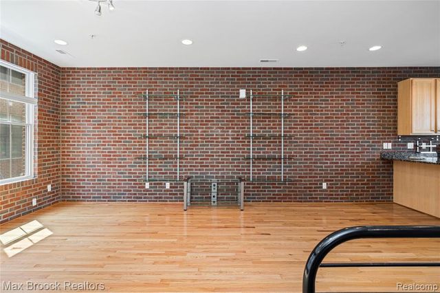 420 Lewis Court, Birmingham, MI 48009