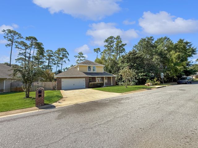 1767 Magnolia Harbor Drive, Navarre, FL 32566