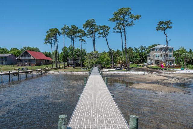 1767 Magnolia Harbor Drive, Navarre, FL 32566