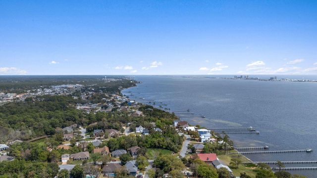 1767 Magnolia Harbor Drive, Navarre, FL 32566