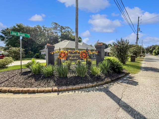 1767 Magnolia Harbor Drive, Navarre, FL 32566