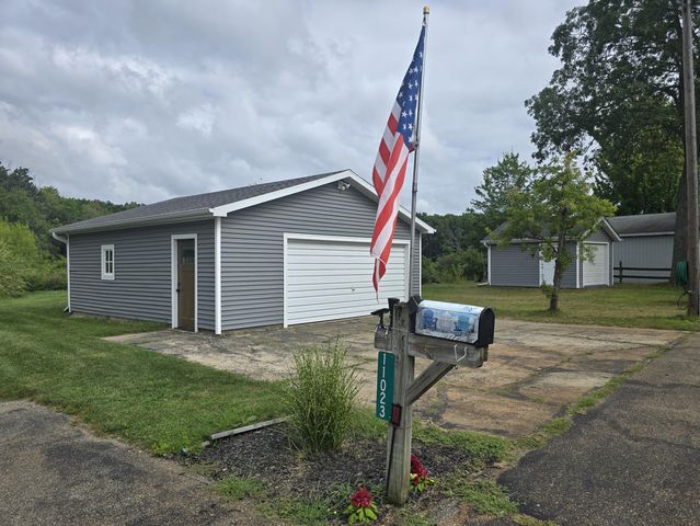 11023 Pennock Lane, Barry Twp, MI 49046