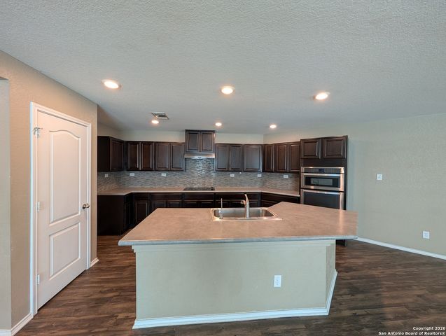 2096 BRANDYWINE DR, New Braunfels, TX 78130