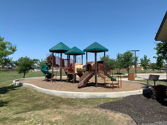 2096 BRANDYWINE DR, New Braunfels, TX 78130