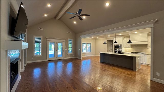 1600 Cherrie Street, Bentonville, AR 72713