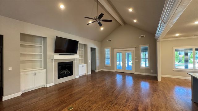 1600 Cherrie Street, Bentonville, AR 72713