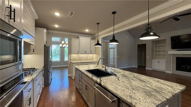 1600 Cherrie Street, Bentonville, AR 72713