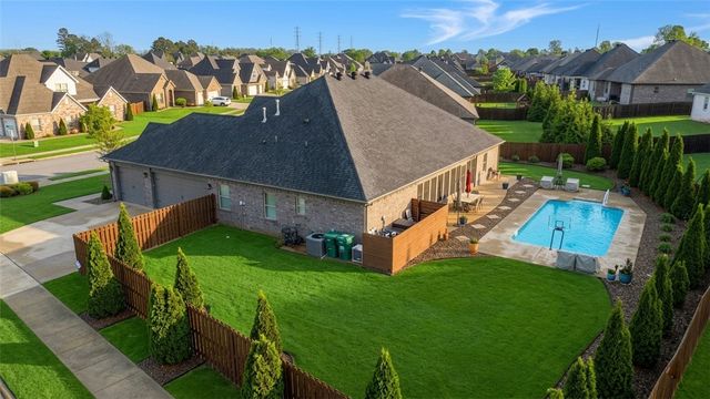 1600 Cherrie Street, Bentonville, AR 72713